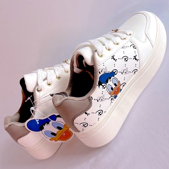 🆕 Disney Donald Duck Women’s Ltd Edition Luxury-Style Sneakers w/Gold Accents - Picture 2 of 11